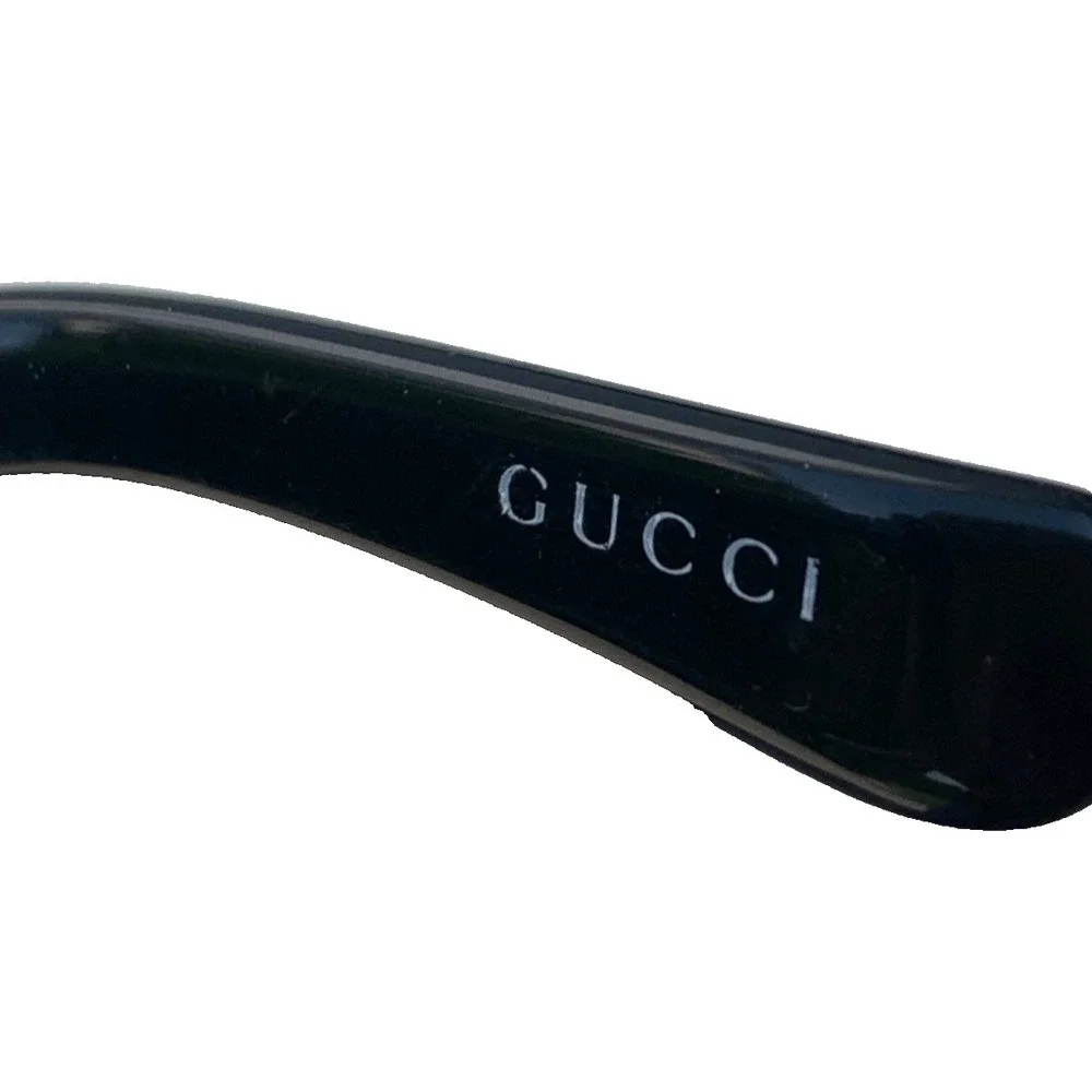 Gucci frame color
